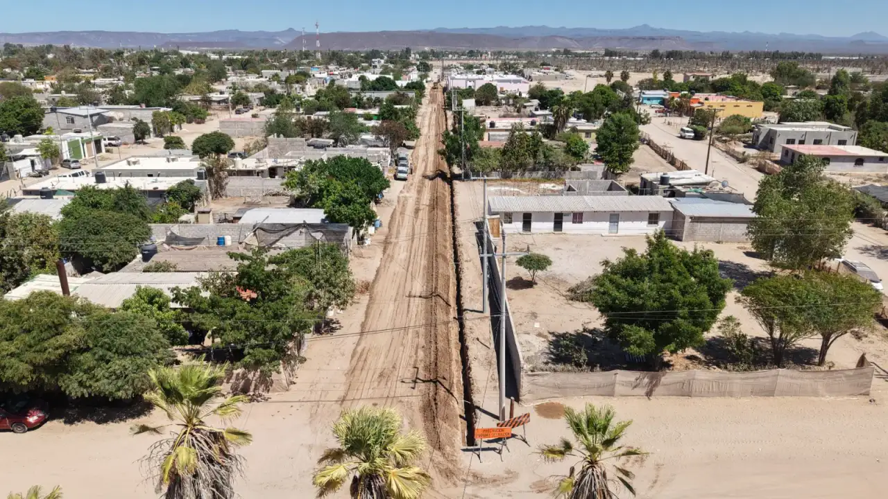Calle en obra de pavimentación en la localidad de Vizcaíno, Baja California Sur