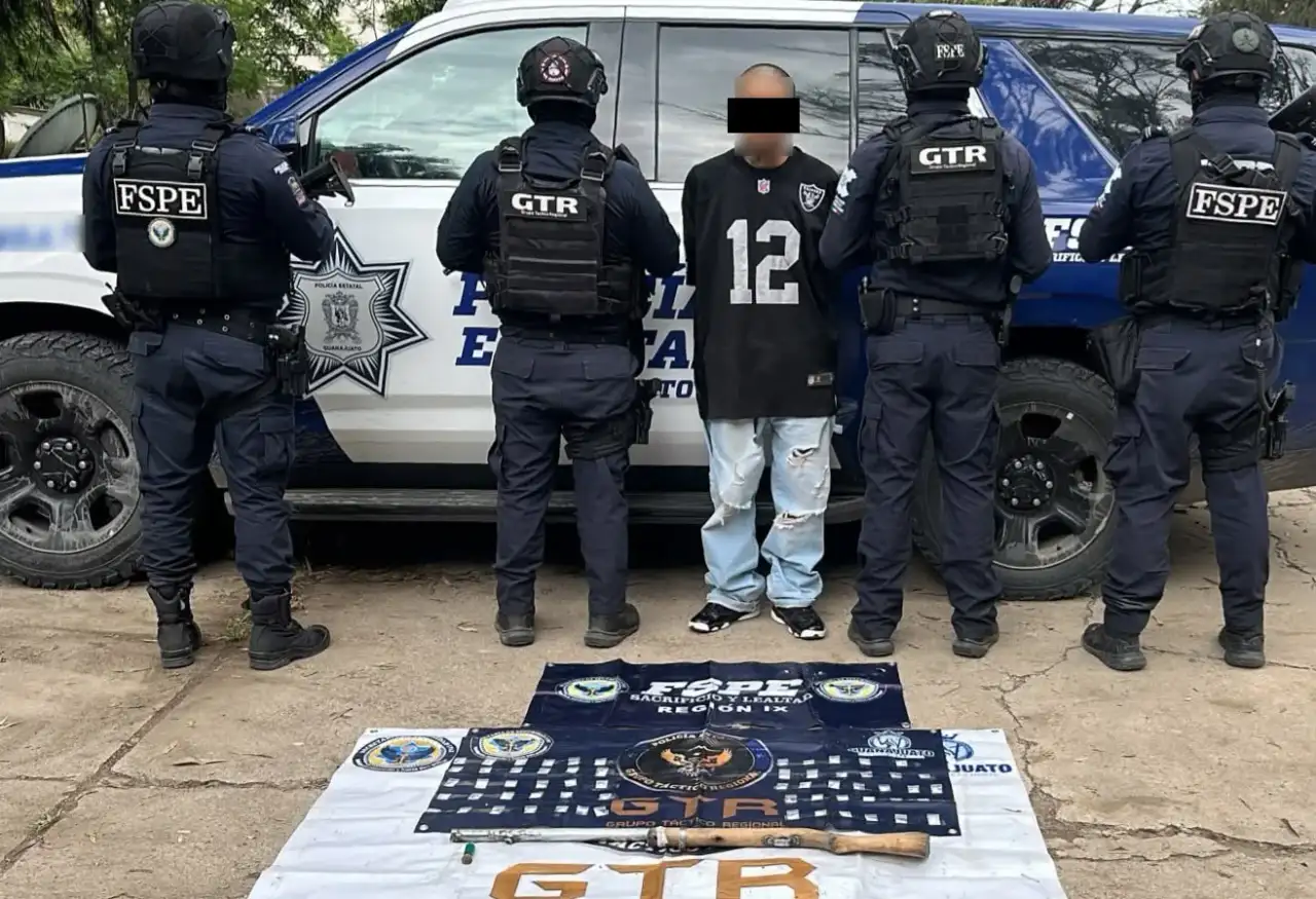 Elementos policiacos durante un operativo en Silao