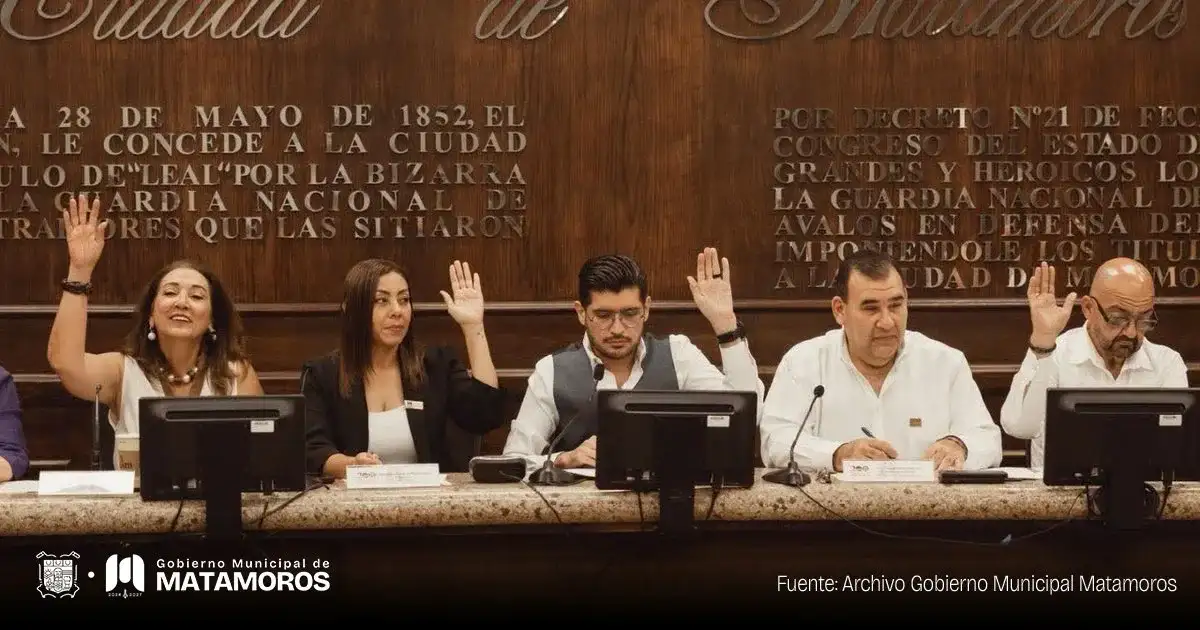 Sesión de Cabildo en Matamoros con ediles y funcionarios