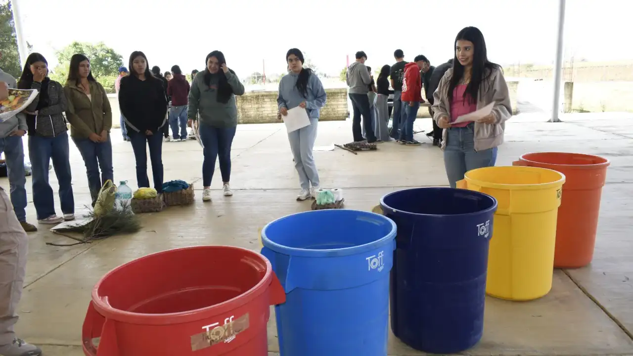 Taller de separación de residuos en escuela de Zacatecas