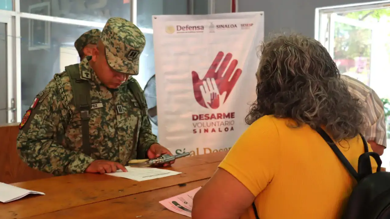 Módulo de Desarme Voluntario en Sinaloa donde ciudadanos entregan armas de forma anónima