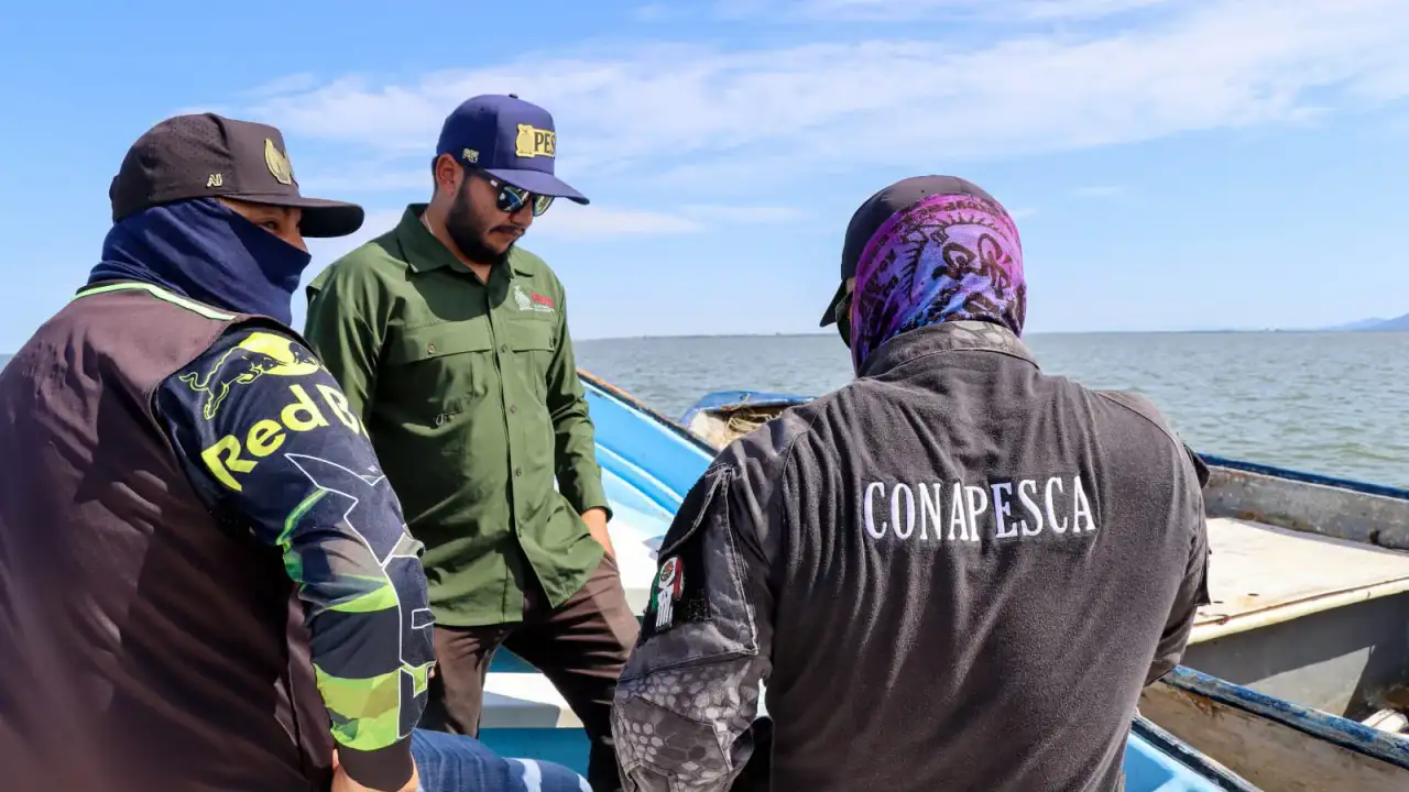Operativo de vigilancia pesquera en costas de Sinaloa