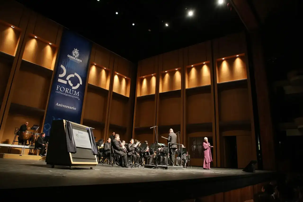 Ceremonia por el 20 aniversario del Forum Cultural Guanajuato en el Teatro del Bicentenario