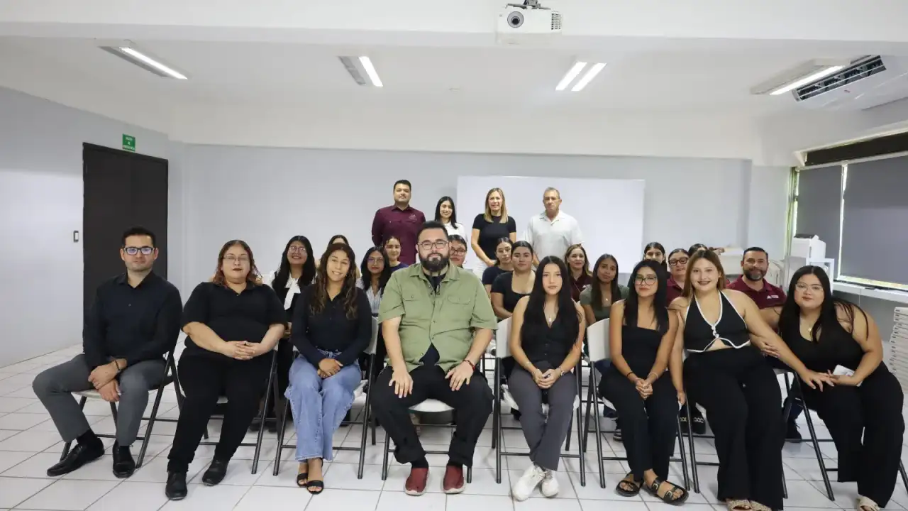 Firma de convenio entre ICATEBCS y UDT