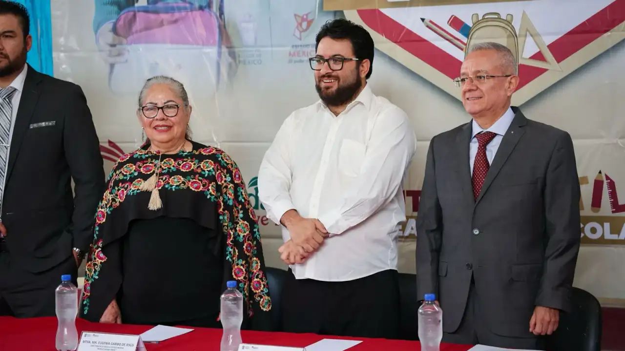 Autoridades educativas en el arranque del ciclo escolar en Naucalpan