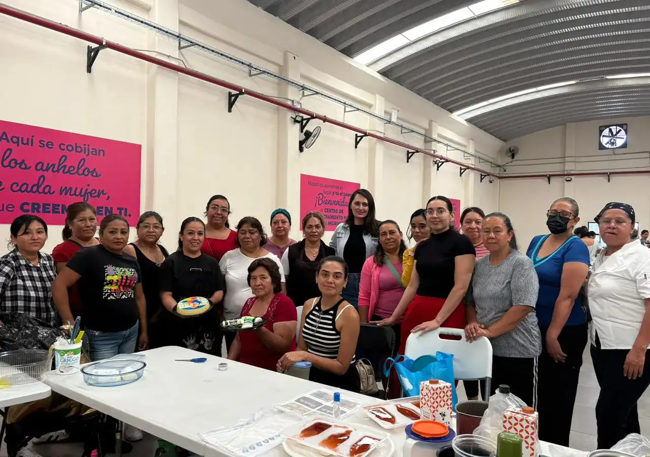 Mujeres participando en un taller de capacitación en Querétaro
