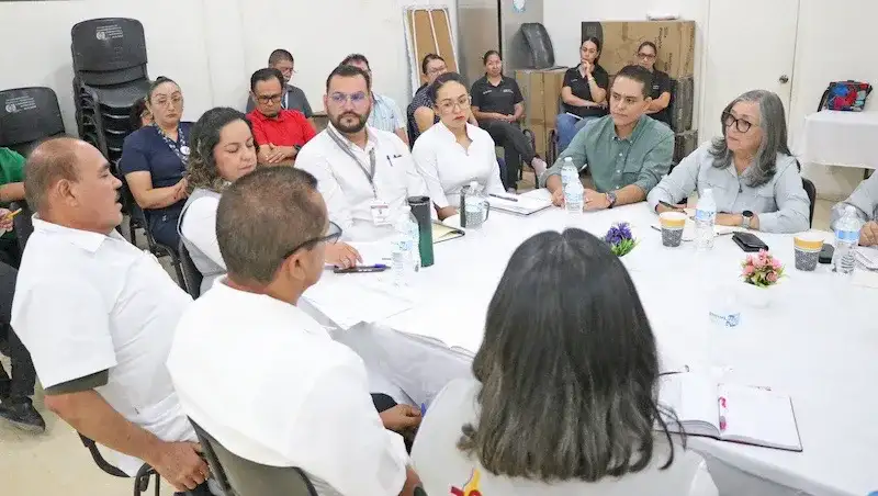 Personal de salud en operativo sanitario en San José de Comondú, Baja California Sur