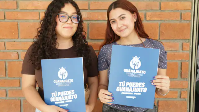 Entrega de apoyos a emprendedores en Cuerámaro