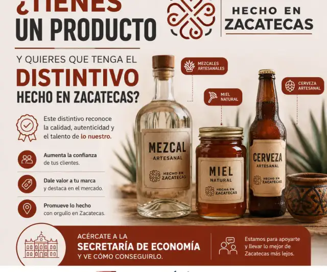 Persona sujetando un producto con el sello Hecho en Zacatecas