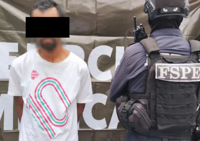Elementos de seguridad durante un operativo en una calle de León
