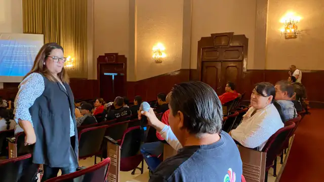 Personas participando en un taller de capacitación turística en Nochistlán, Zacatecas