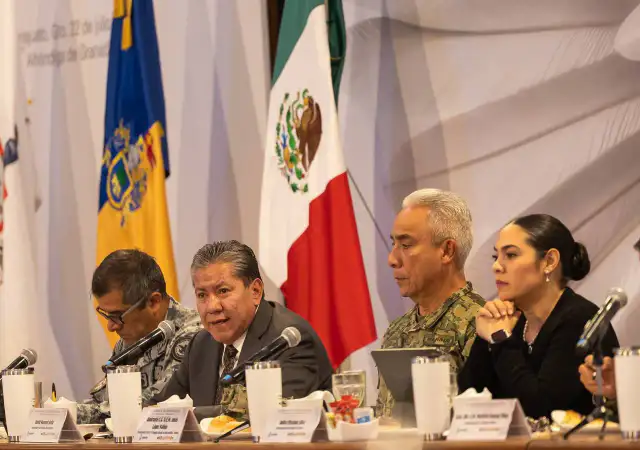 Reunión de gobernadores en Guanajuato para acordar estrategia de seguridad regional.