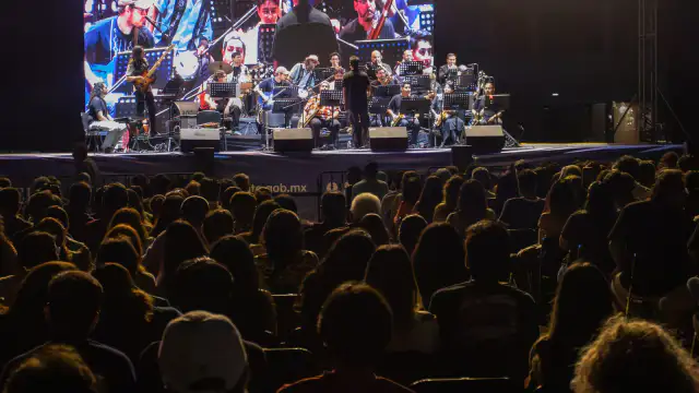 Concierto al aire libre en la Calzada de las Artes del Forum Cultural Guanajuato