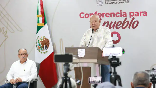 Autoridades estatales y universitarias en conferencia de prensa