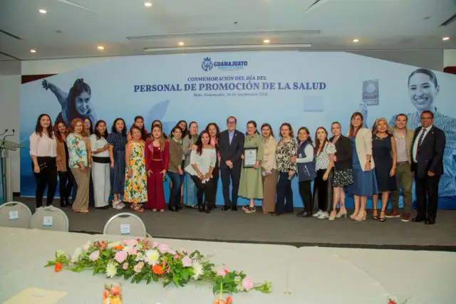 Ceremonia de reconocimiento a promotores de salud en Guanajuato
