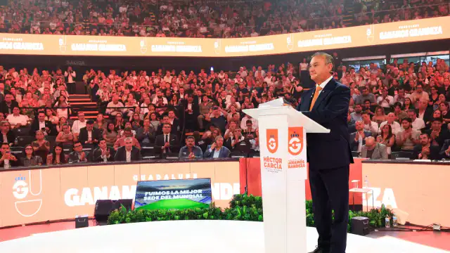 Asistentes al segundo informe de gobierno en el Domo Care de Guadalupe