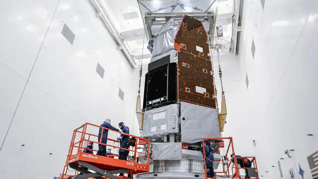 Ilustración del Telescopio Espacial Romano en el espacio