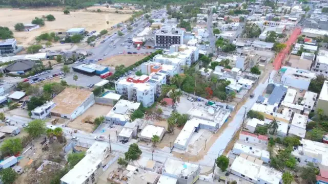 Obras de pavimentación en una calle de San José del Cabo
