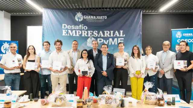 Empresarios guanajuatenses en una sesión de preparación para feria internacional