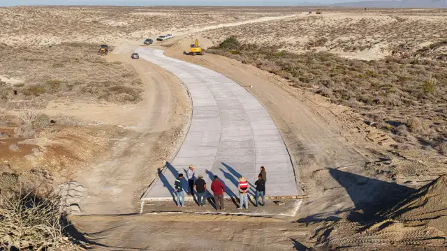 Tramo carretero en construcción entre Bahía Asunción y Punta Prieta, Baja California Sur