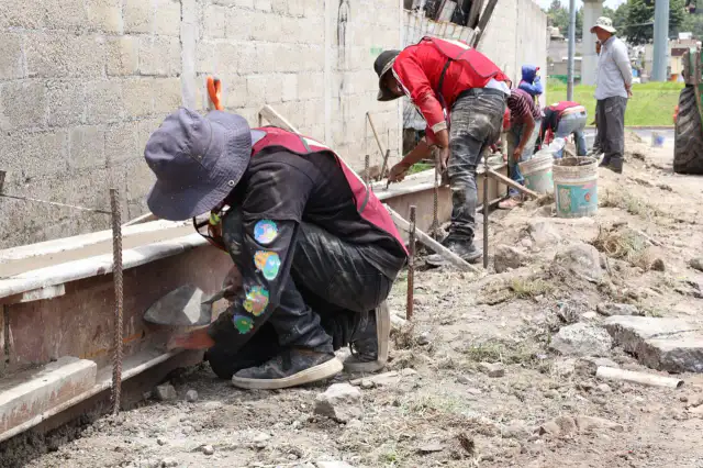 Obra de pavimentación con concreto ecológico en calle de Toluca