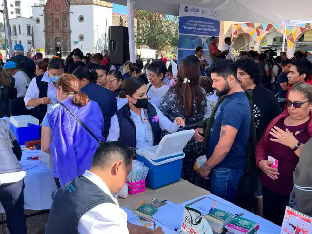 Imagen de vacunación en puesto semifijo durante Mundial Social 2026 en Guanajuato