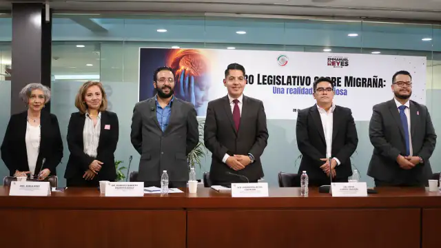 Sesión en el Senado de la República con legisladores en sus curules