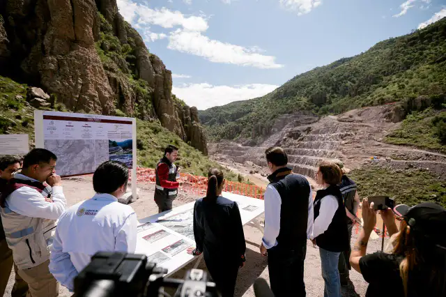 Presidenta y gobernador supervisan obra de Presa Tunal II en Durango