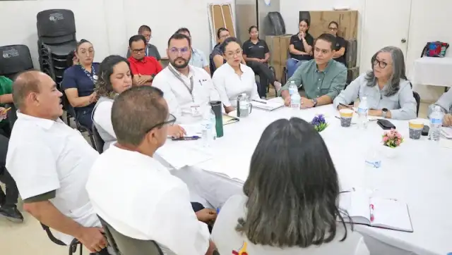 Personal de salud en operativo sanitario en San José de Comondú, Baja California Sur