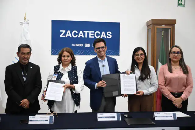 Funcionarios del Gobierno de Zacatecas y del INEGI durante la presentación del sistema de información infantil