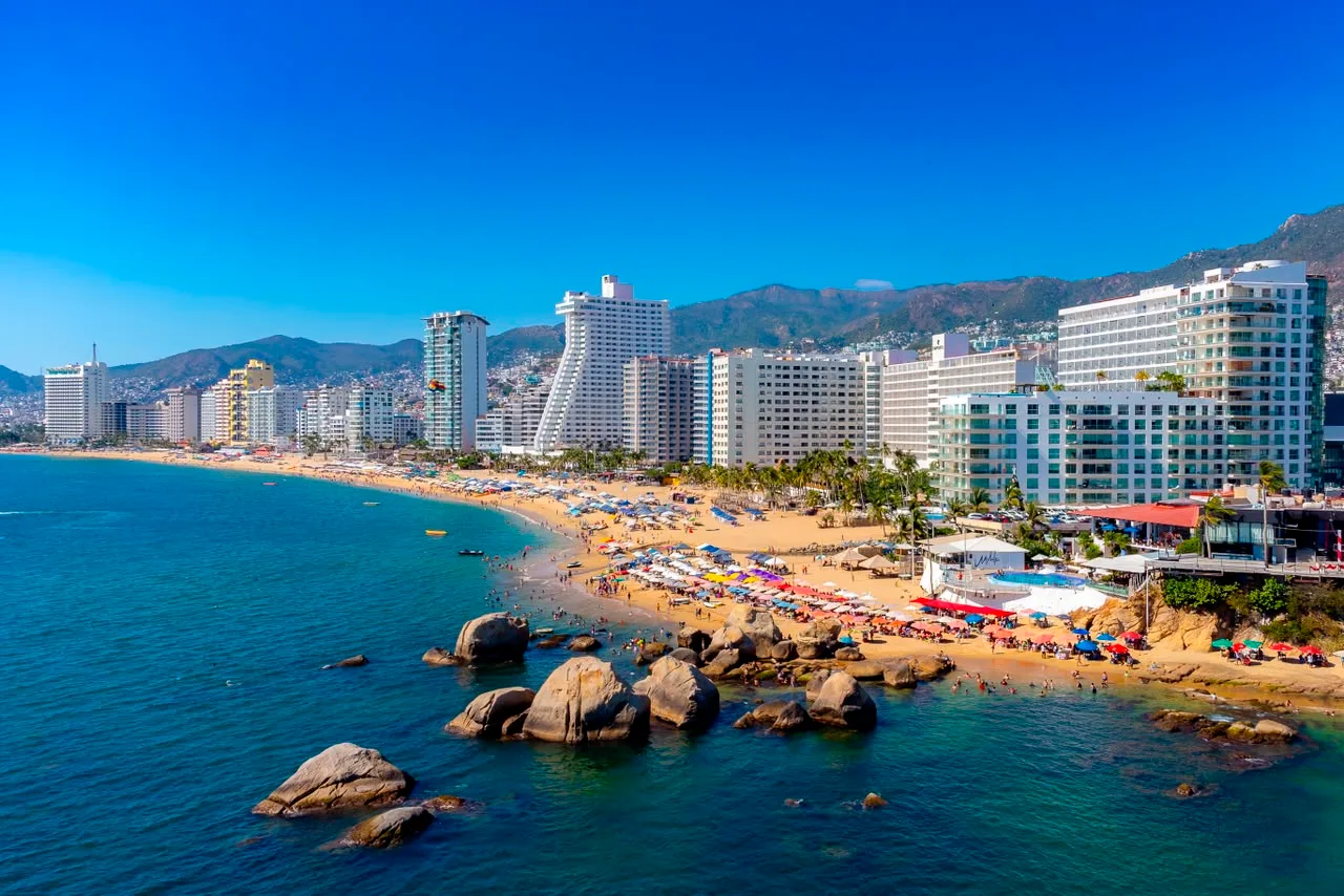 Acapulco recupera el 90% de su oferta hotelera tres años del huracán Otis
