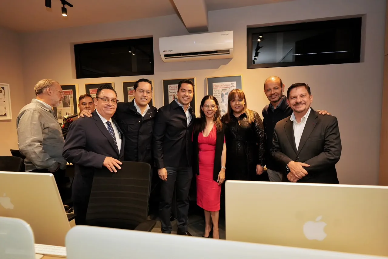 Acompañado del gobernador, alcalde de Querétaro inaugura nueva sede de Plaza de Armas
