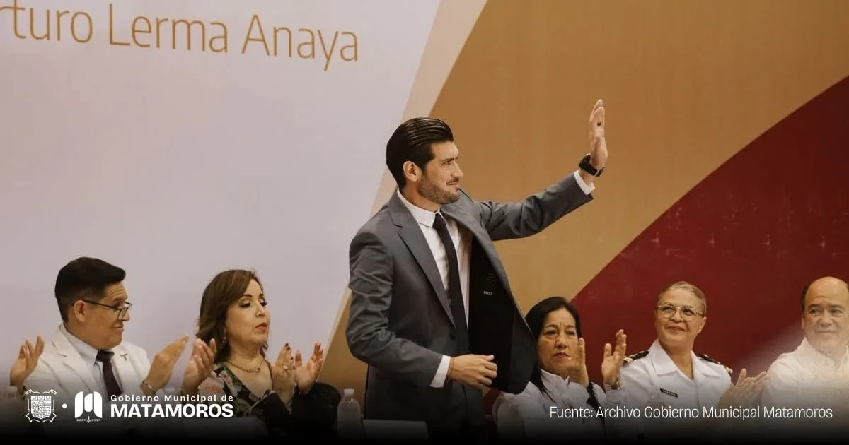 Alcalde de Matamoros apadrina a más de 500 egresados del ITACE