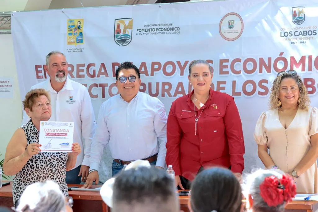 Ayuntamiento de Los Cabos entrega 984 mil pesos a productores agropecuarios