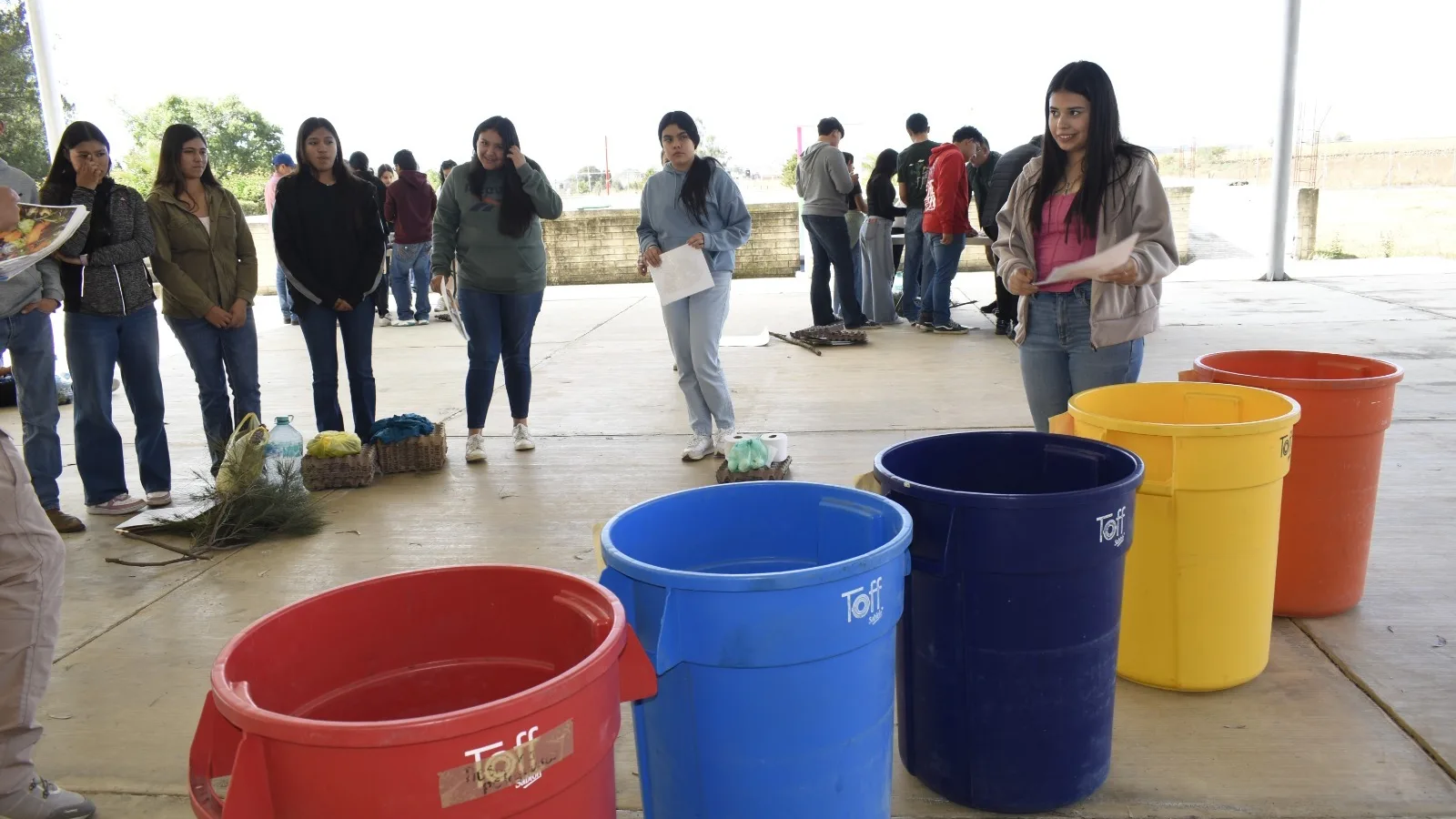 Capacitan a estudiantes en 22 municipios de Zacatecas sobre separación de residuos