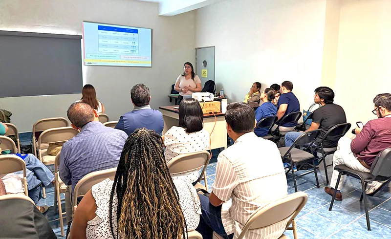 Capacitan a personal médico de BCS en manejo de dengue y rickettsia