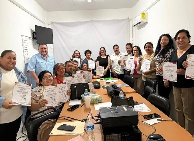 Capacitan a responsables de albergues escolares en Tamaulipas para mejorar servicios