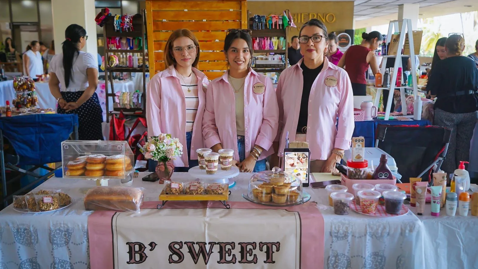 Con bazar en Palacio de Gobierno, Sinaloa apoya venta de productos de emprendedores