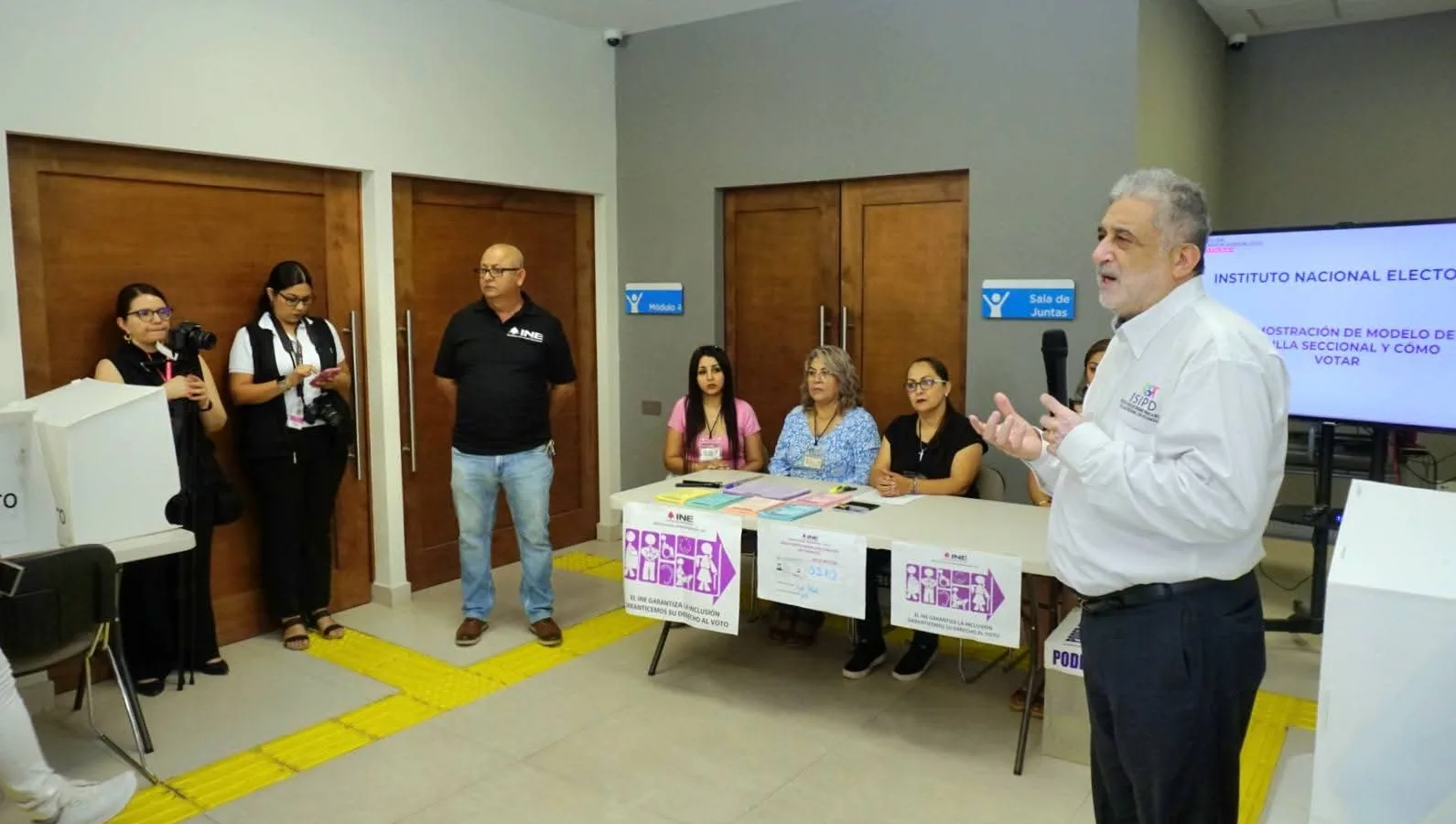 Credencial inclusiva para votar: más de 4 mil personas con discapacidad en BCS ya la tienen