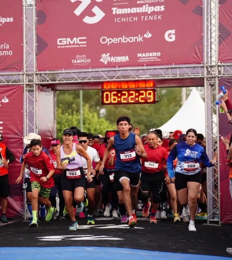 Eduardo Núñez y Fernanda Salazar se imponen en el Triatlón Tamaulipas 2026