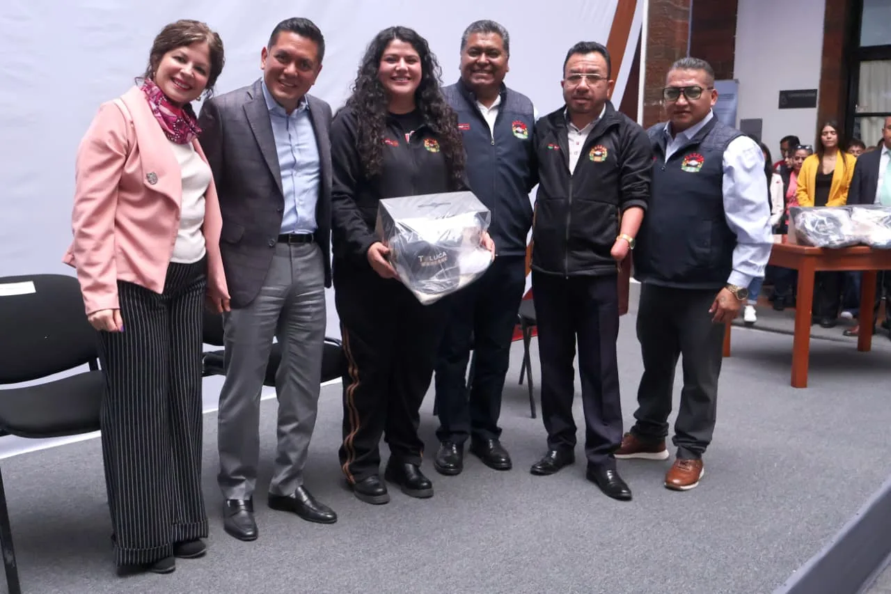 Entrega de uniformes a 1,400 sindicalizados refleja diálogo en Toluca