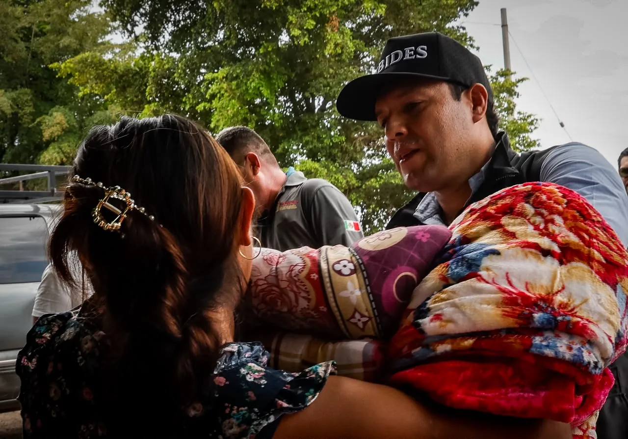 Entregan catres, cobijas y colchonetas a familias afectadas por lluvias en Costa Rica