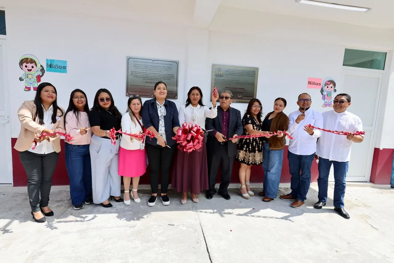 Entregan obras en tres escuelas de Chimalhuacán para beneficiar a casi mil 900 alumnos
