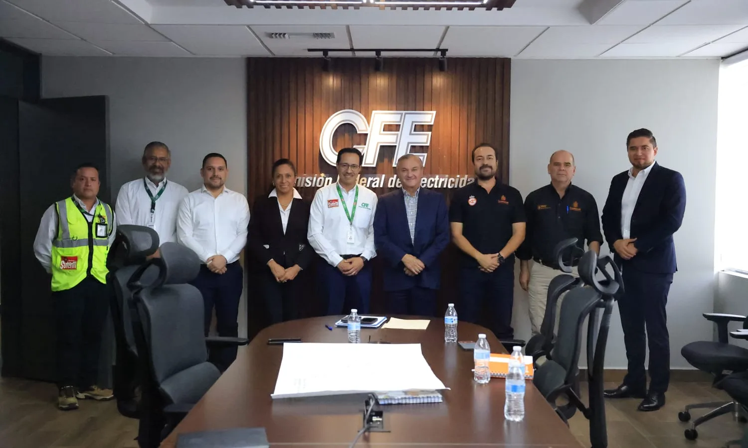 Firman Guadalupe y CFE acuerdo para renovar red eléctrica en colonias