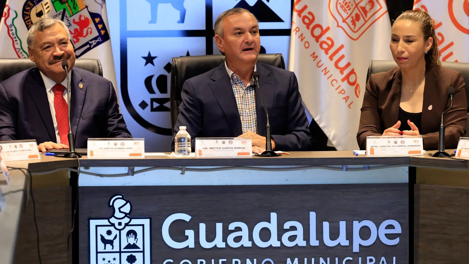 Guadalupe y UANL pactan becas y capacitación para servidores públicos