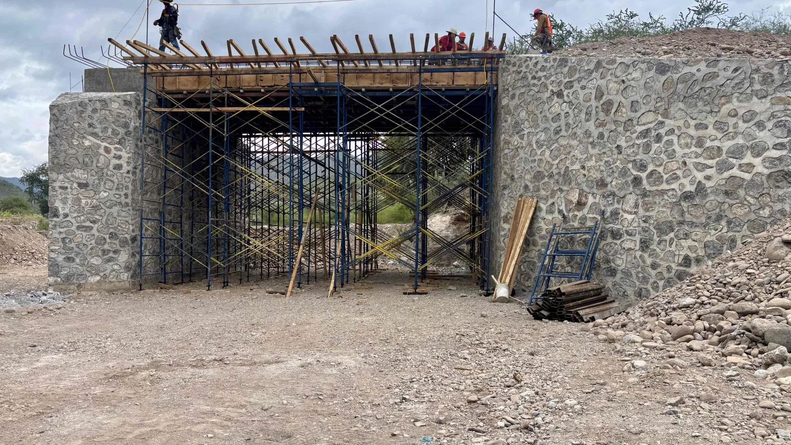 Guanajuato invierte 48.8 mdp en etapa final de camino rural en Xichú