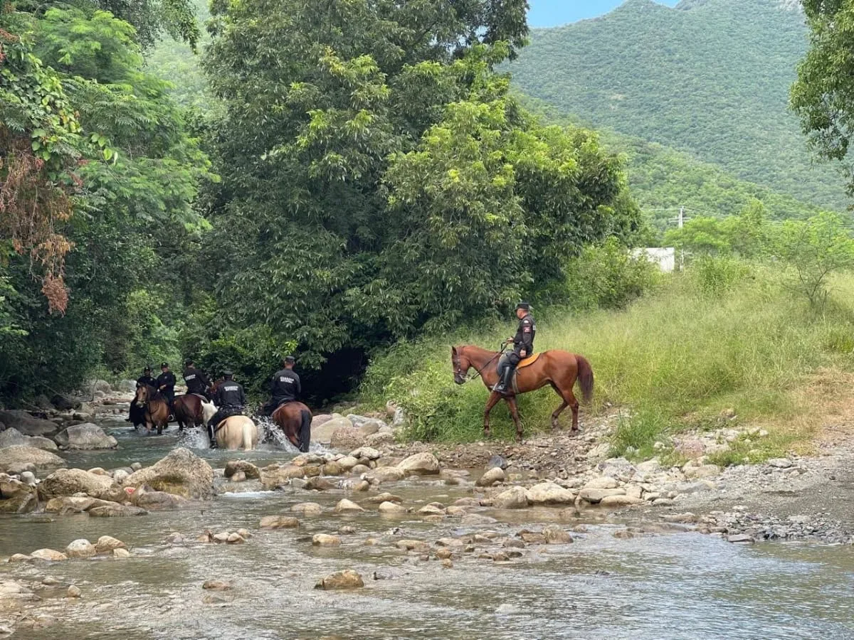 Guardia Estatal de Tamaulipas refuerza vigilancia con patrullajes a caballo en áreas naturales