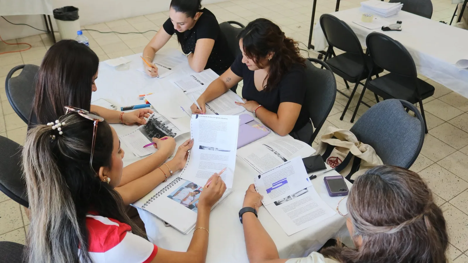 Más de 8 mil docentes concluyen talleres intensivos en BCS