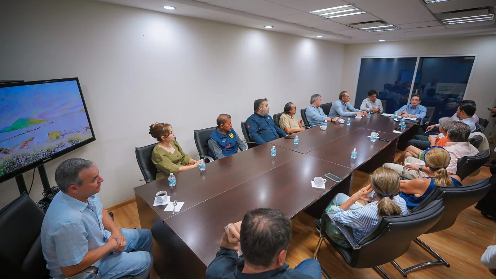 Ofrecen microcréditos a comerciantes de Plaza Fiesta Los Mochis tras incendio
