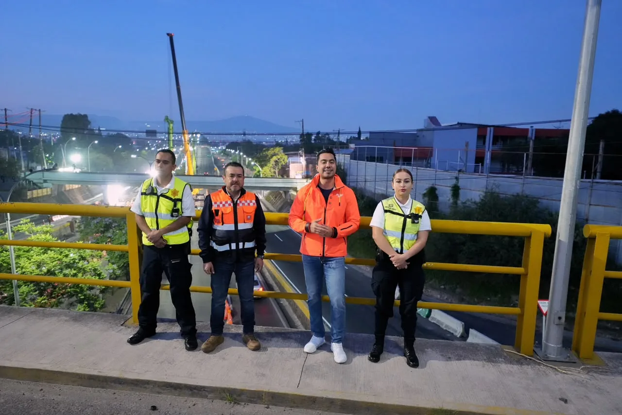 Operativo vial reduce afectaciones en Bernardo Quintana por obras del tren México-Querétaro